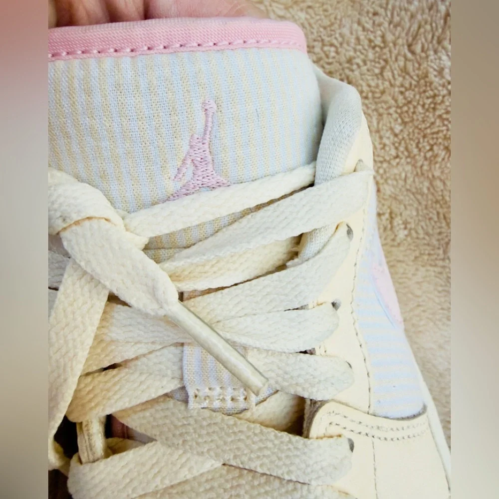 Nike Air Jordan 1 Retro Low Women's SE Linen Muslin Sail‎ Pink Size 6 EUC
